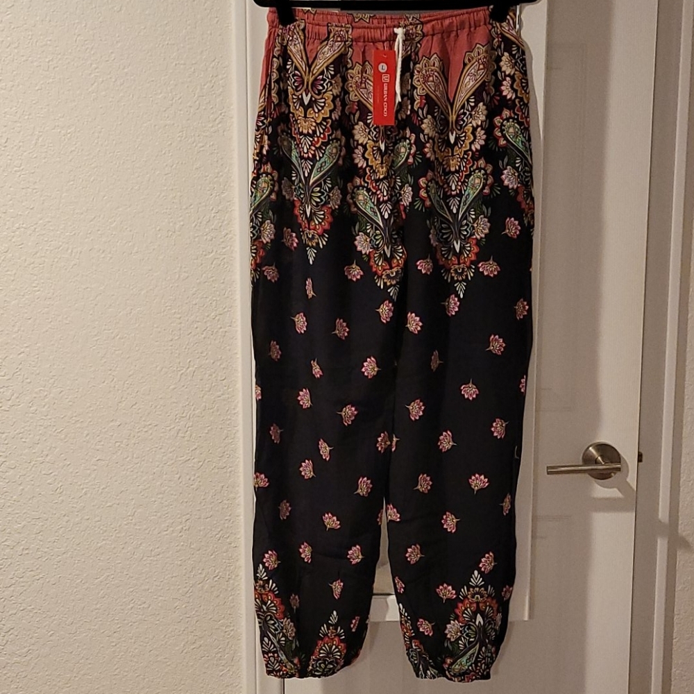 Harem pants with pockets
